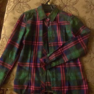 never worn boys plaid shirt . Relatively think cotton. Brand Brioso. Youth Med.
